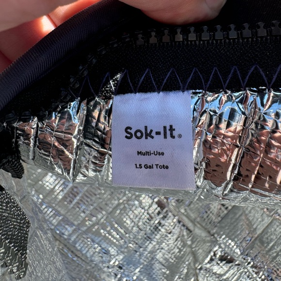 Sok It 1.5 Gal Multiuse Zodiac Lunch Tote - Picture 5 of 5
